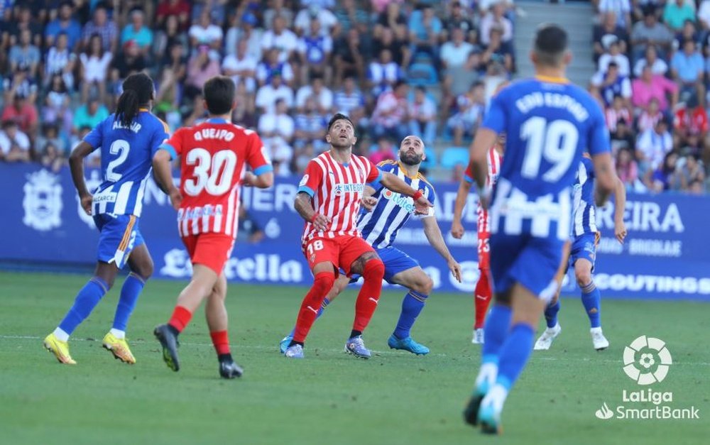 El Sporting se reivindica ante una Ponferradina con la pólvora mojada. LaLiga