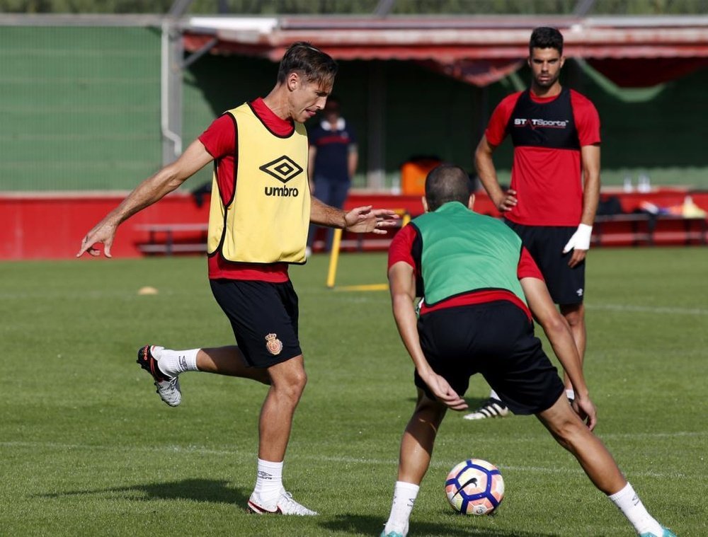 Los jugadores del Mallorca no descansarán tras empatar en Tarragona. RCDMallorca