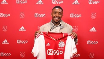 Bergwijn signe à l'Ajax. AFCAjax