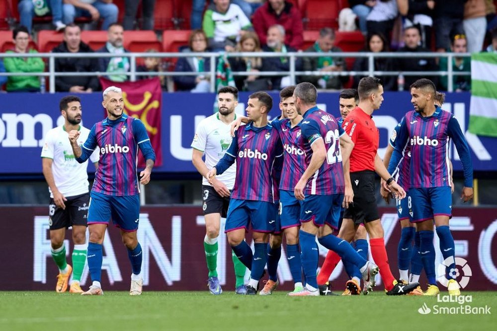 El Eibar sufrió para ganar al Racing de Santander. LaLiga