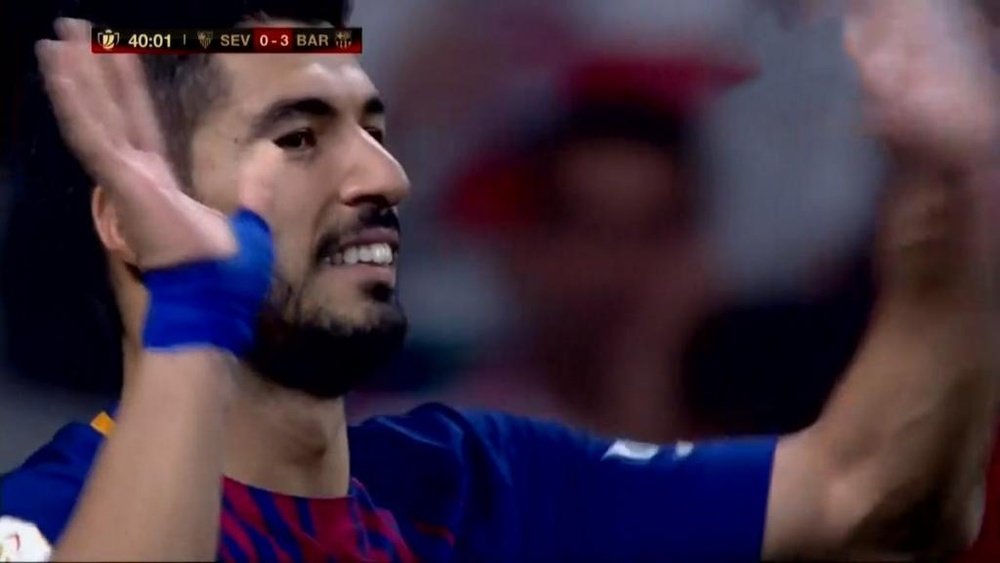 Suarez coolly converted his second of the game. Twitter/ESPN