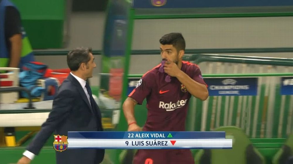 Assim reagiu Suárez à substituição operada por Valverde. Twitter