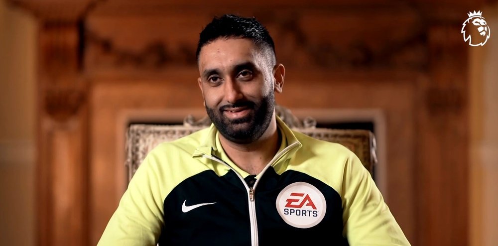 Sunny Singh Gill faz história na Premier League por suas origens. Captura/PremierLeague