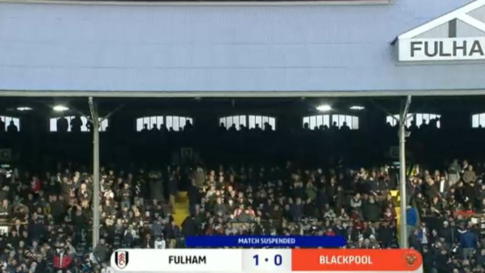 Parado el Fulham-Blackpool por emergencia sanitaria en las gradas. Captura/SkySport