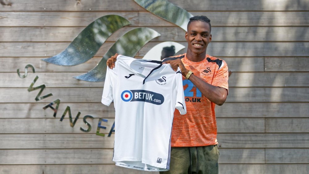 Swansea have signed Joel Asoro from Sunderland. SwanseaCity