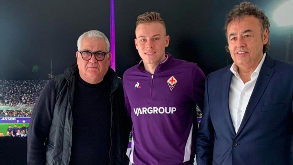 La Fiorentina anunció el fichaje de Zurkowski. ACFFiorentina