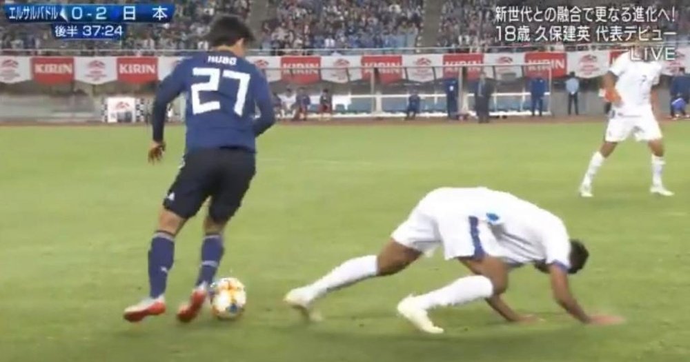 Kubo brilló en su debut con Japón. Captura