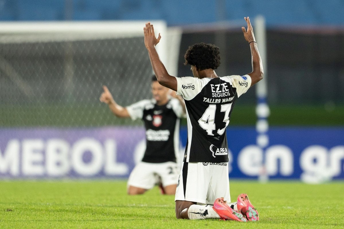 Corinthians aproveita sua chance em Montevidéu. EFE