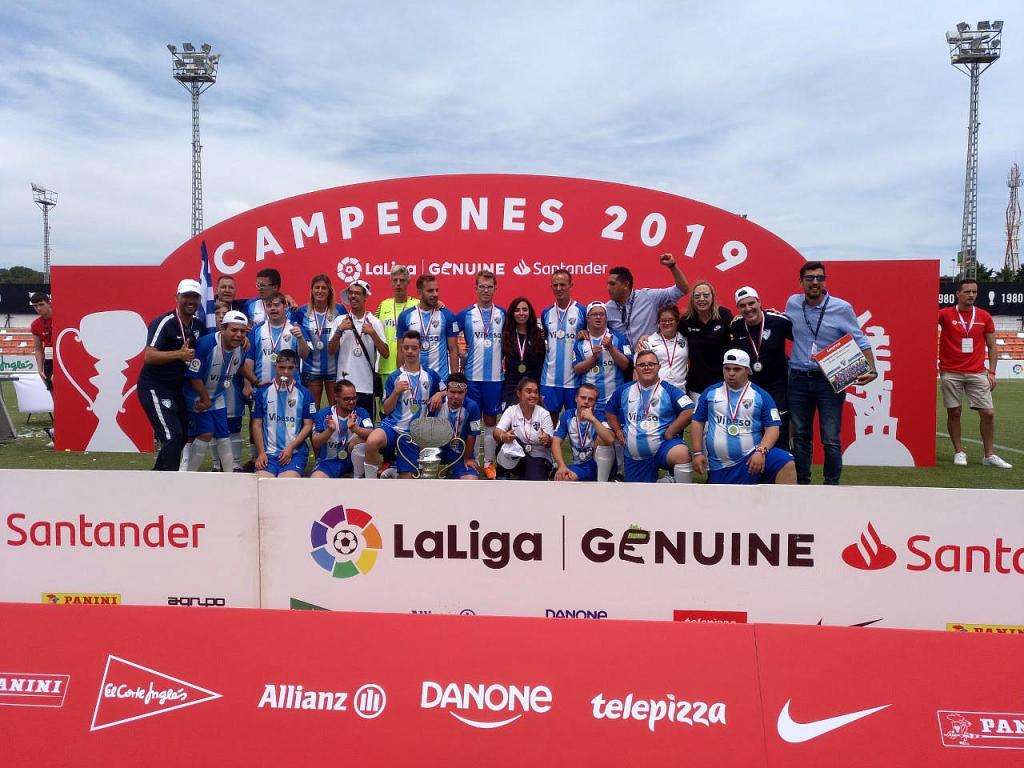 El Málaga CF Genuine, con el título de Liga