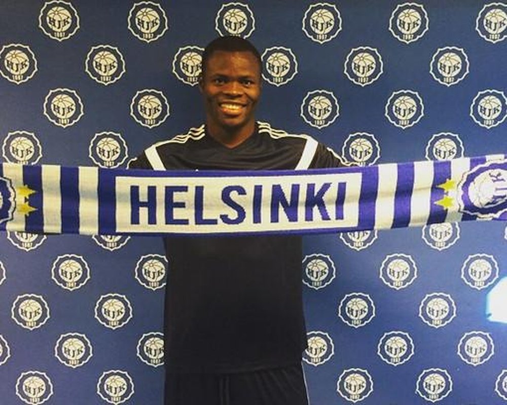 Taye Taiwo vuelve al fútbol de la mano del Helsinki. Twitter
