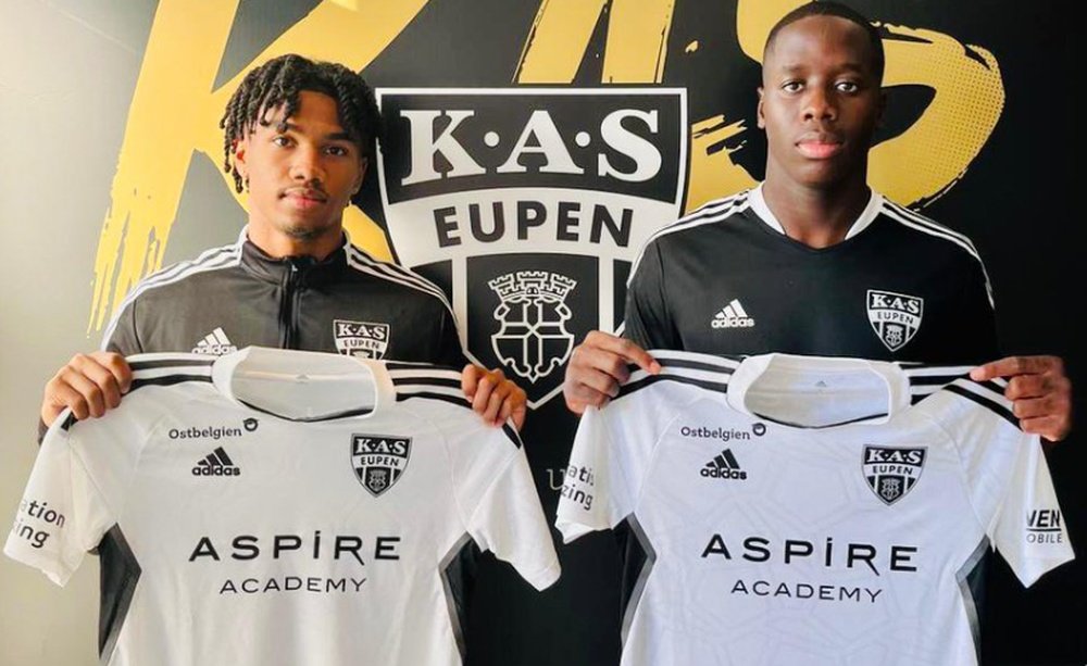 Teddy Alloh y Djeidi Gassama, en su presentación con el KAS Eupen. Captura/Twitter/kas_eupen