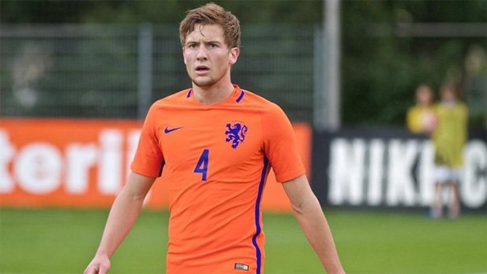 Ter Avest, en un partido con las inferiores de Holanda. AFP