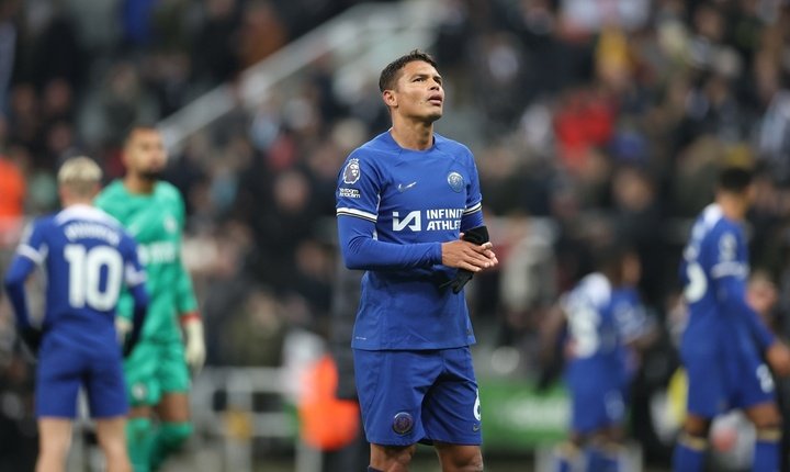 Chelsea centre-back Thiago Silva apologises for horror mistake in Newcastle thrashing