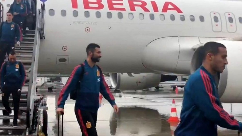 The Spain players have landed in Norway. Captura/Twitter/SeFutbol