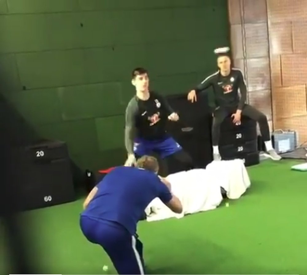 Courtois publicó un vídeo en el que mostró su velocidad de reacción. Captura/ChelseaFC