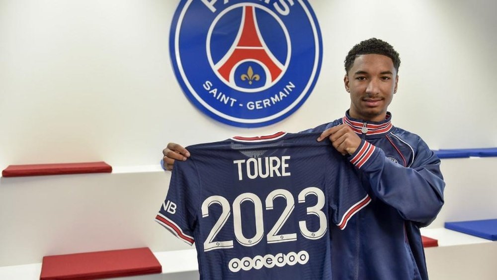 Tidjany Touré firma con el PSG hasta 2023. Twitter/PSG_inside