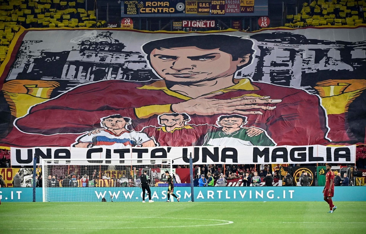 Un tifo romain pour le Roma-Lazio
