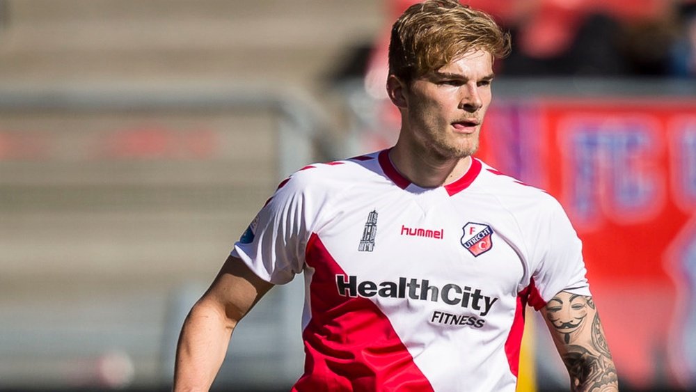 Letschert procede del Utrecht y es internacional con las categorías inferiores de Holanda. NOS
