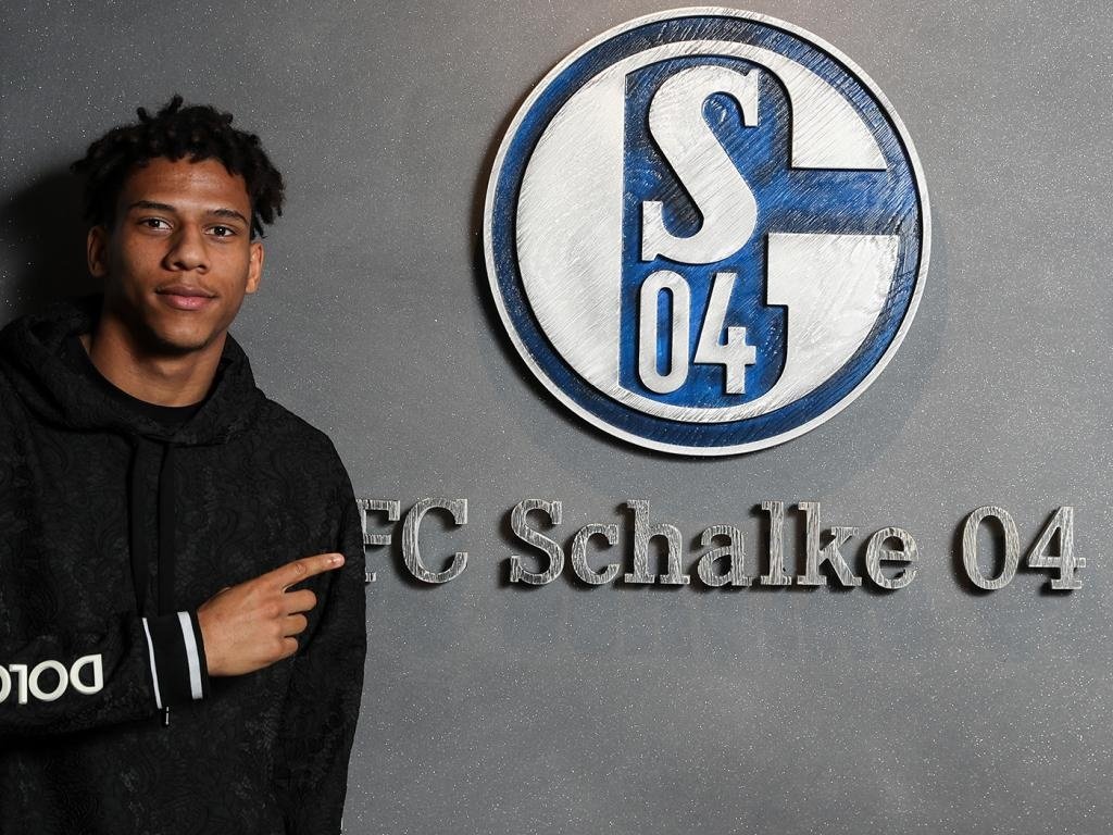 Todibo est prêté 6 mois à Schalke 04 avec option d’achat. FCBarcelona