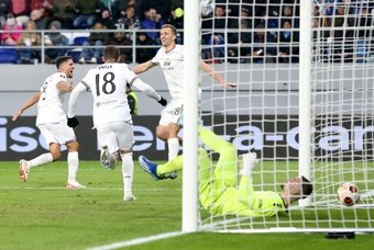 Un gol a un minuto del final del checo Tomas Soucek dio el triunfo y la clasificación al West Ham, que salió vencedor del TSC Arena ante el Backa Topola serbio (0-1) y se jugará el liderato ante el Friburgo en la última jornada.