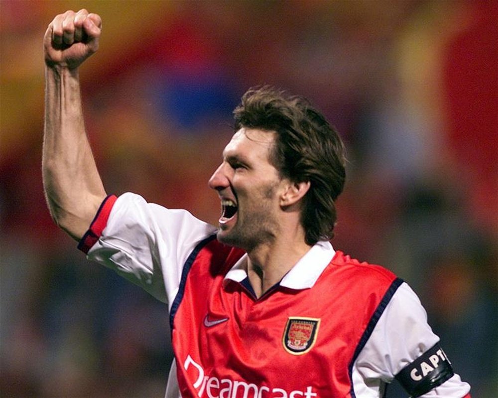 Tony Adams, en un partido del Arsenal a finales de los 90. Squawka