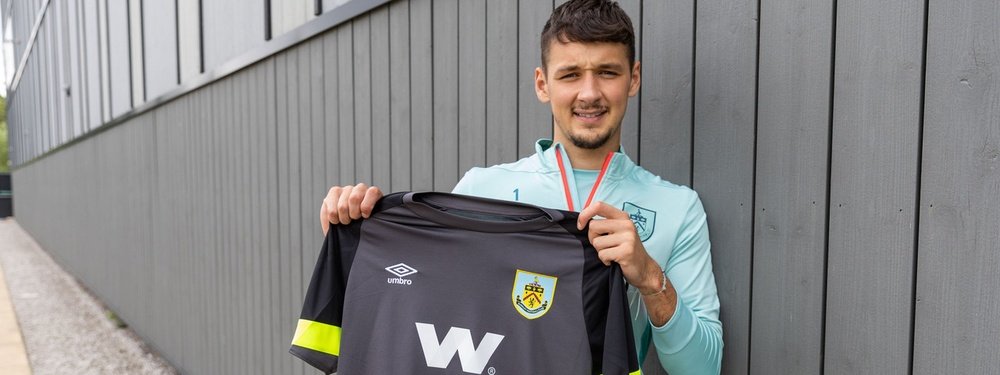 El Burnley ficha al mejor portero del Europeo Sub 21. BurnleyOfficial