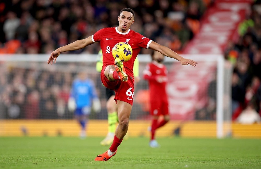 Alexander-Arnold is contracted with Liverpool until June 2025. EFE