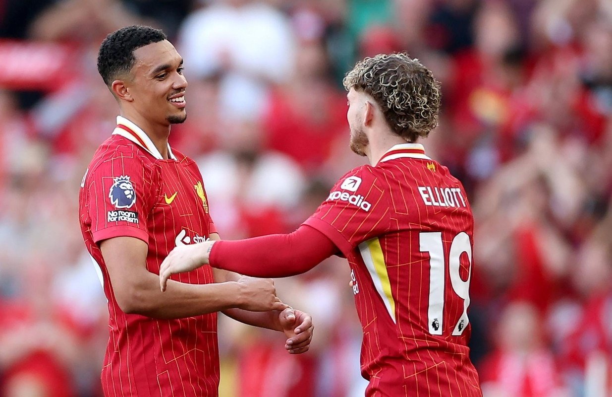 Elliott en pleine réflexion sur son avenir à Liverpool. AFP