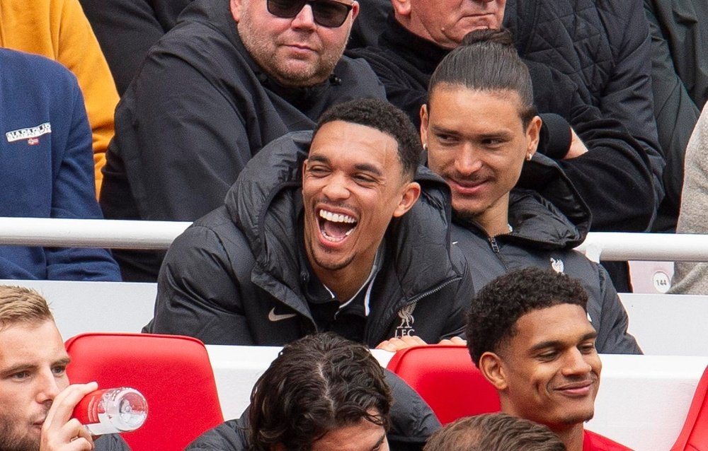 Nunez (R) has struggled for consistency at Liverpool. EFE