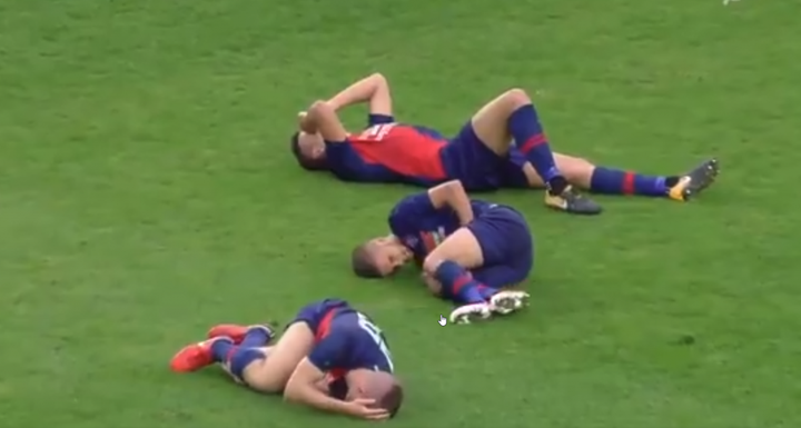 Vidéo : Trois joueurs au sol sur une même action