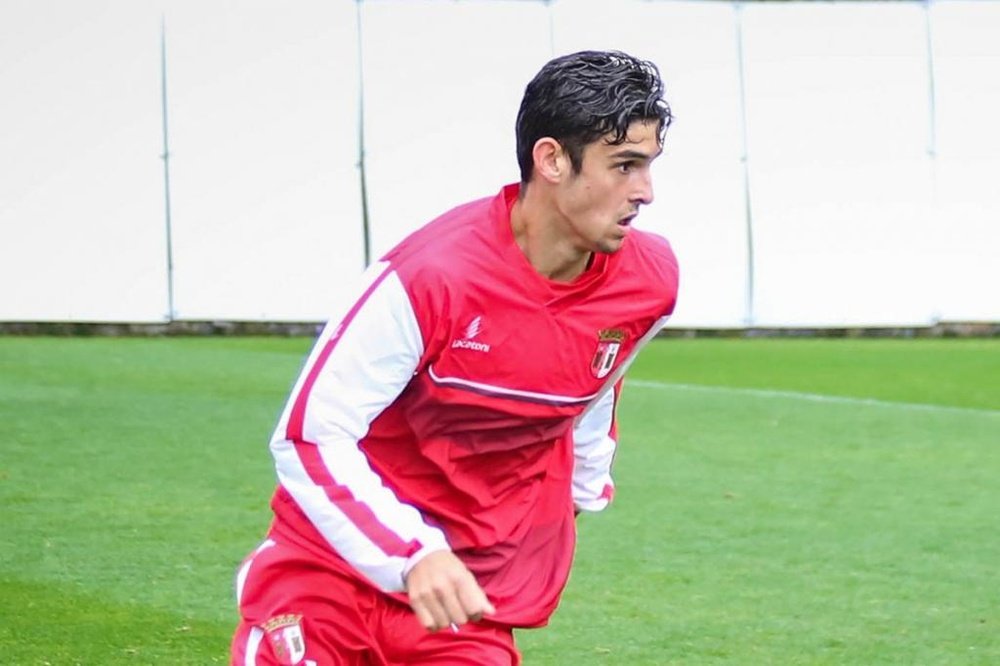 L'Atlético observe un jeune joueur portugais de 17 ans. Twitter/SCBraga