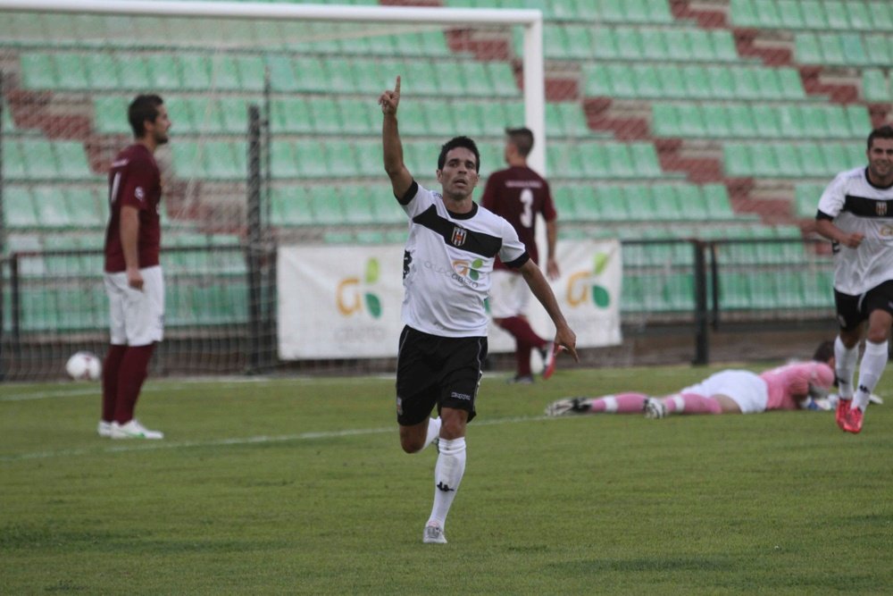 Troiteiro celebrando un gol con el Mérida. Twitter.