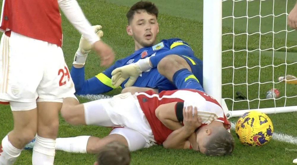 Trossard opened the scoring in stoppage time to put Arsenal ahead. Screenshot/DAZN