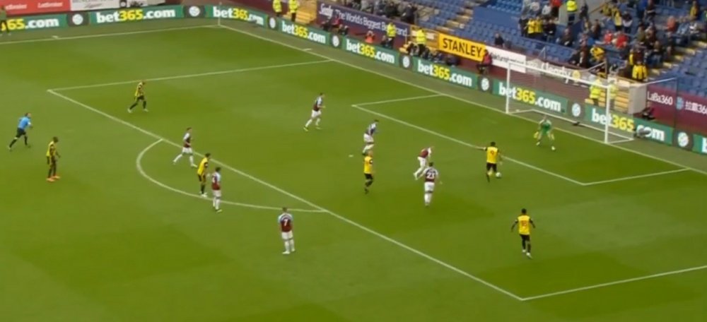 Troy Deeney gave Watford the lead against Burnley. Captura