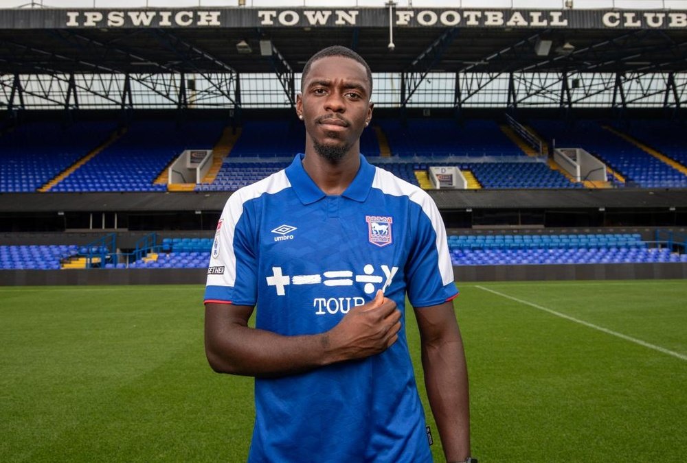 Tuanzebe, al Ipswich Town. IpswichTown