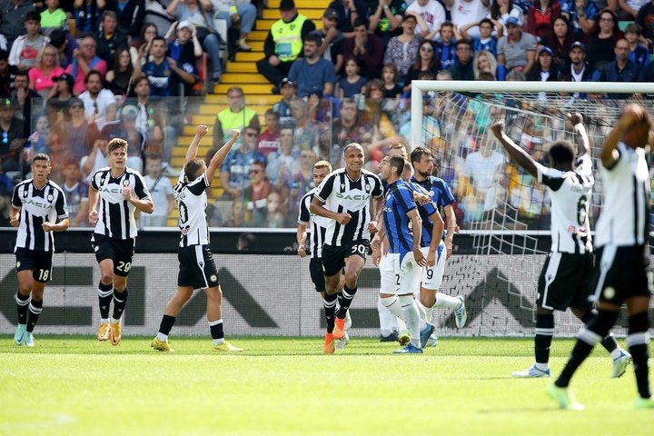 Udinese assume a liderança da Serie A e deixa a Inter em crise