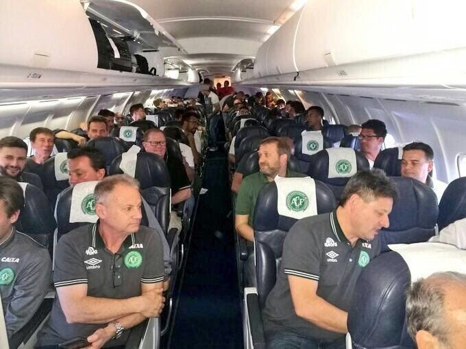Los jugadores de Chapecoense en el avión siniestrado. Twitter