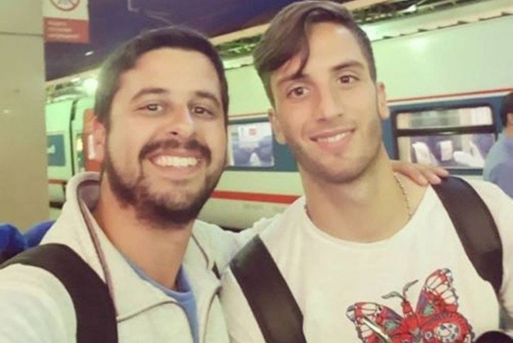 Un fan uruguayen a pu faire un selfie avec Bentacur.  Twitter/DiarioOle