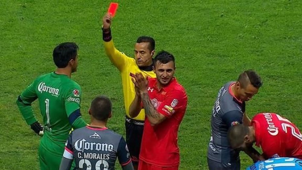 Mexican referees on strike. Twitter/ESPN