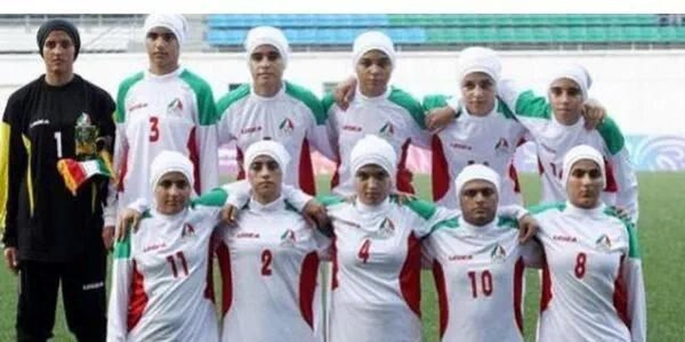 Un dirigente de la liga de Irán afirma que 8 jugadoras de la selección son hombres. Twitter.
