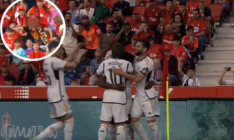 Another racist incident in a La Liga stadium. On Saturday, during the celebration of Real Madrid's goal in Mallorca, the cameras of 'Movistar LaLiga' captured a young man (it seems even a teenager) making the monkey gesture in the stands of Son Moix.