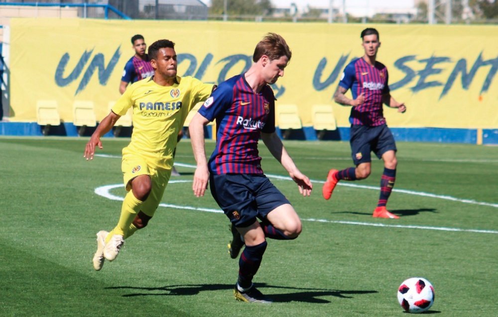 Simón hunde al Barça B. FCBarcelonaB