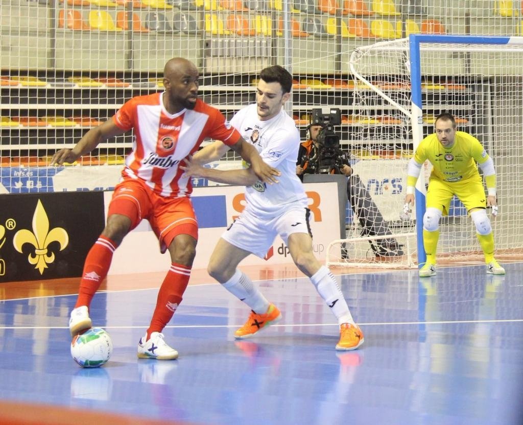El Ribera Navarra asalta el octavo puesto tras ganar al Palma Futsal