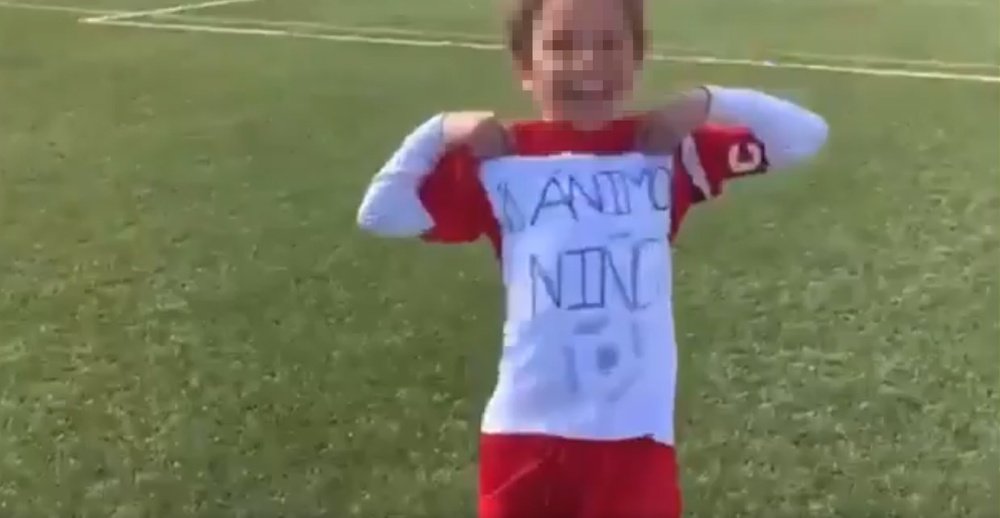 El dulce gesto de un pequeño llamado Fernando Torres con el 'Niño' tras ...