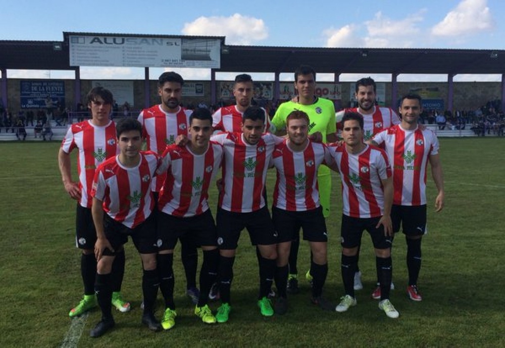 Un once titular del Zamora posa para la foto antes de un encuentro. ZamoraCF