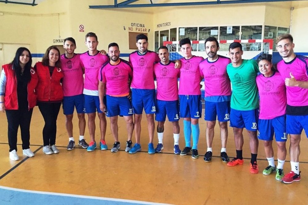 Una representación del Tenerife visita un centro penitenciario. ClubDeportivoTenerife