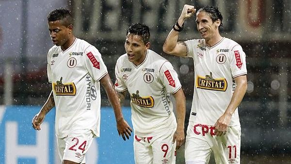 Unión Comercio remontó a Universitario en la primera jornada