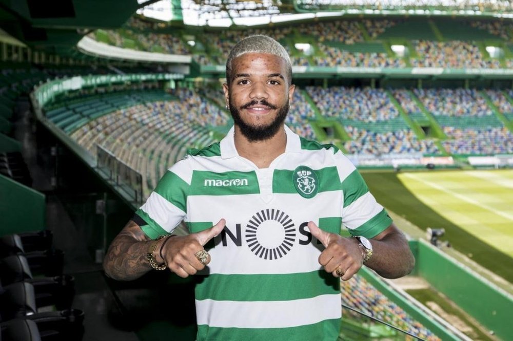 Valentin Rosier com a camisa do Sporting CP. Twitter @Sporting_CP