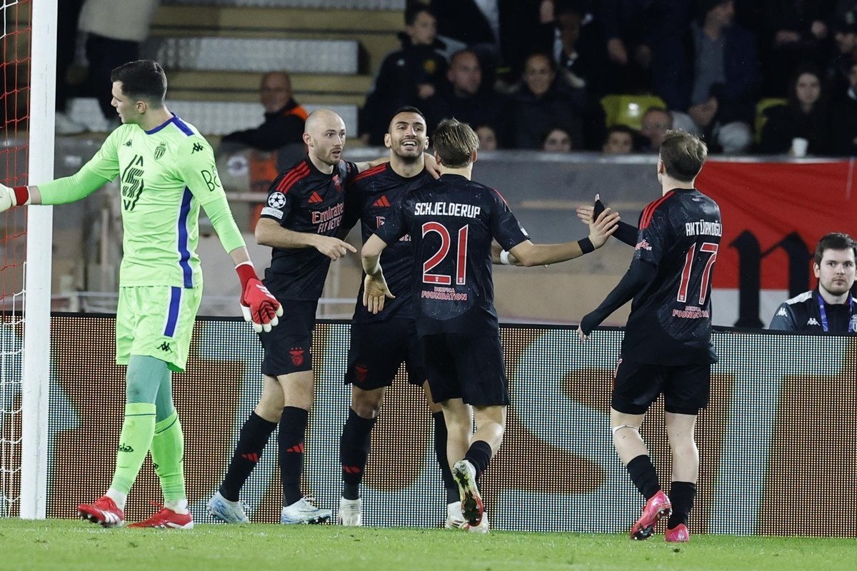 Benfica bate o Monaco, em disputa pelo playoff da Champions
