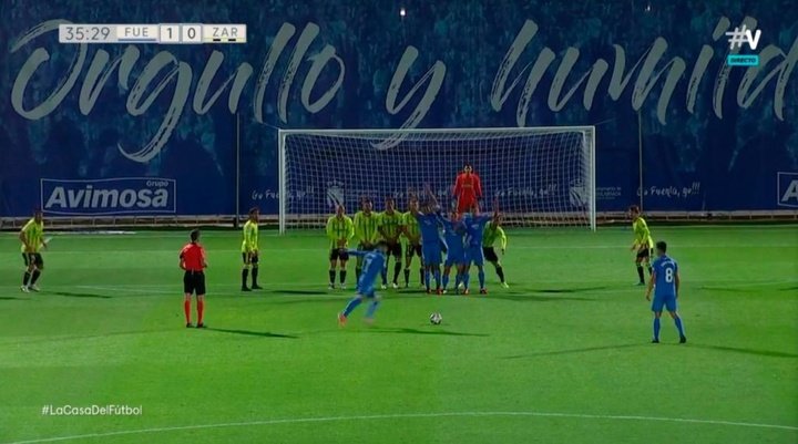 Una pantalla 'ilegal' del Fuenla propició el gol de Hugo Fraile